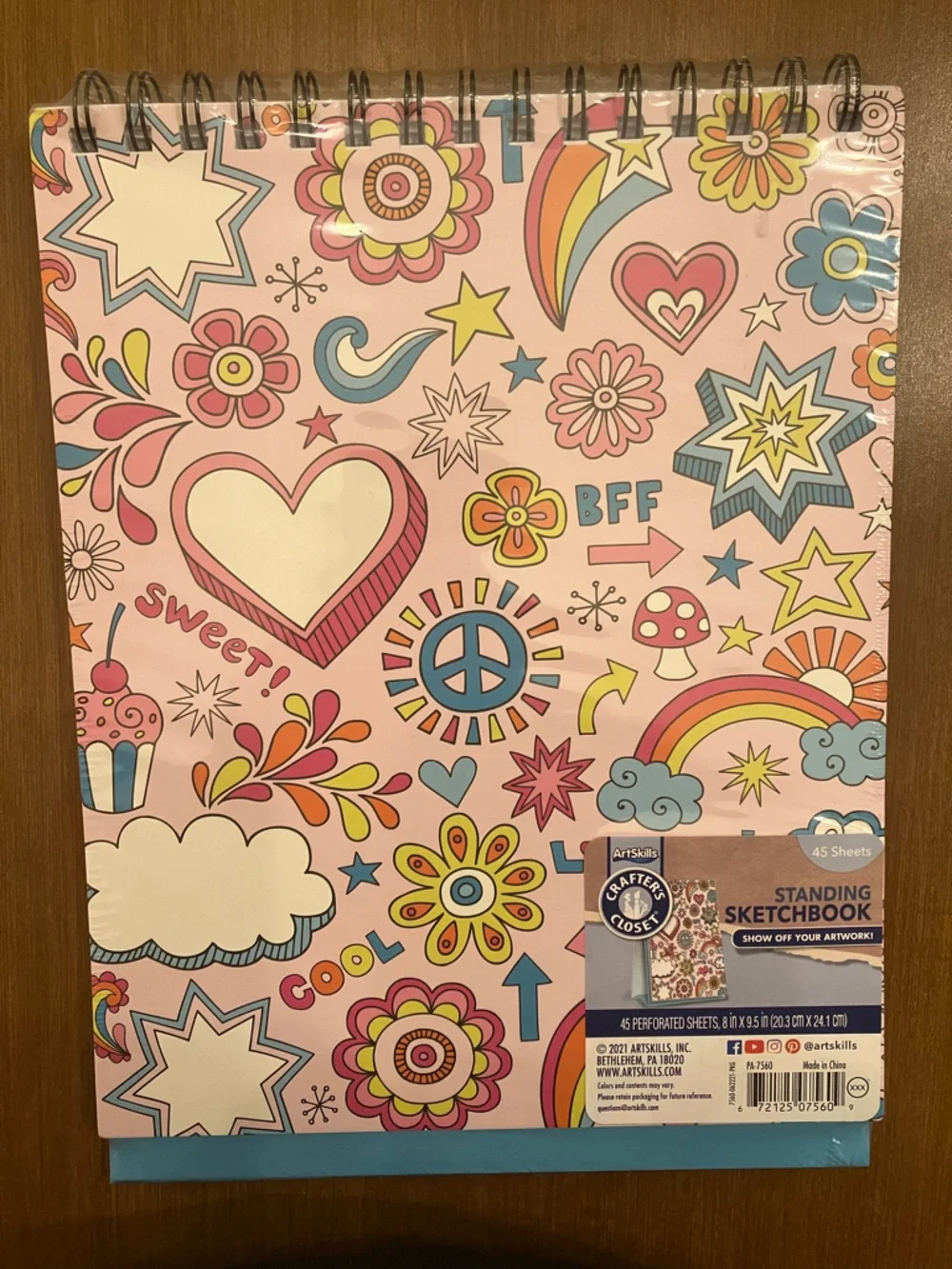 Sketchbook for Girls with Stand-up Feature for Displaying Artwork - Picture 1 of 3